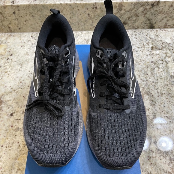 NWT Women's Brooks Levitate 6 Black/Blackened Pearl Running Sneaker (Size 7.5) - Picture 11 of 11